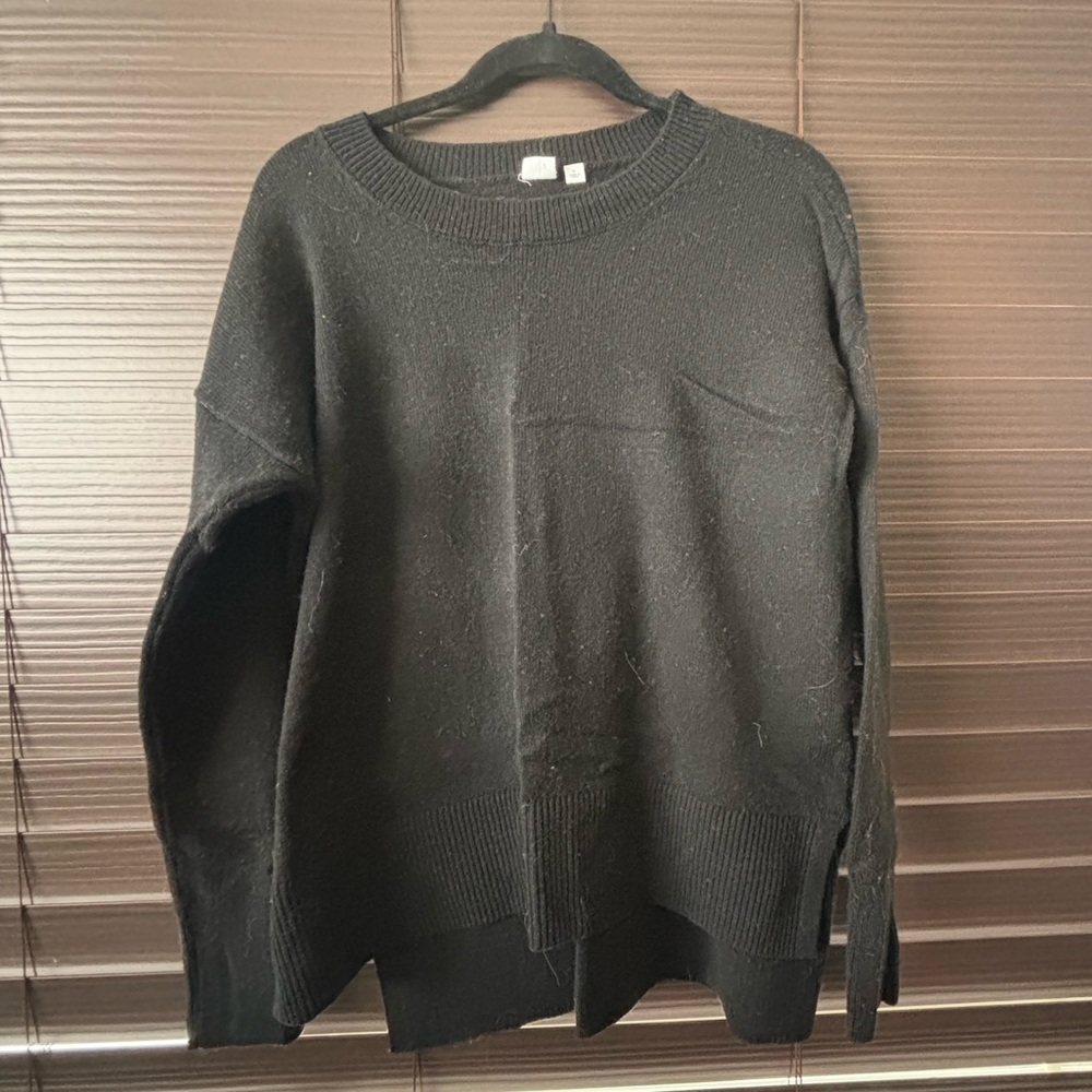 GAP Crewneck Sweater